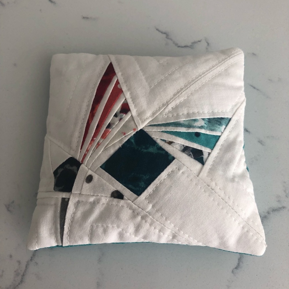 Handmade quilted pincushion/tiny pillow 😍💐
